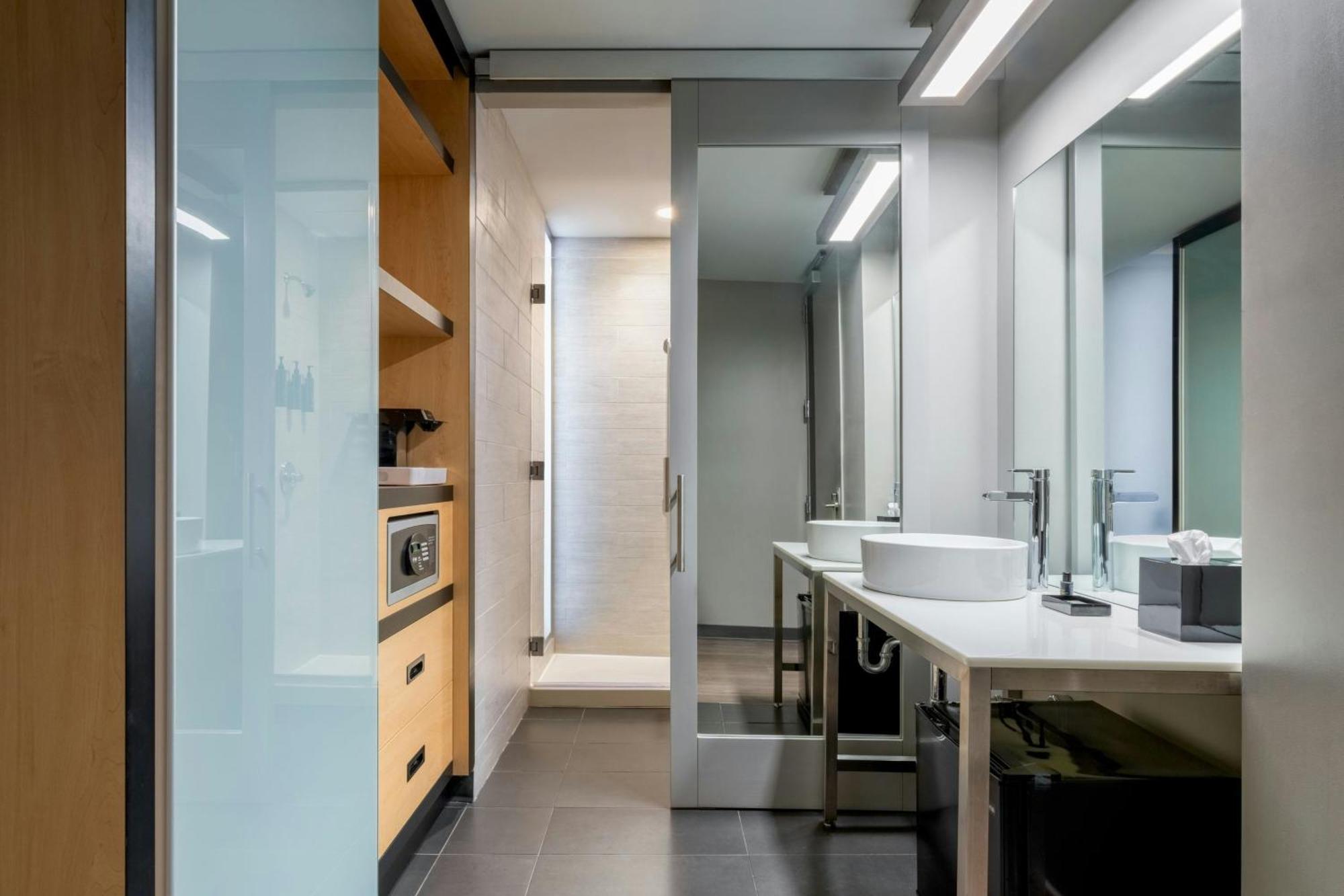 Aloft Downtown 3* Columbia