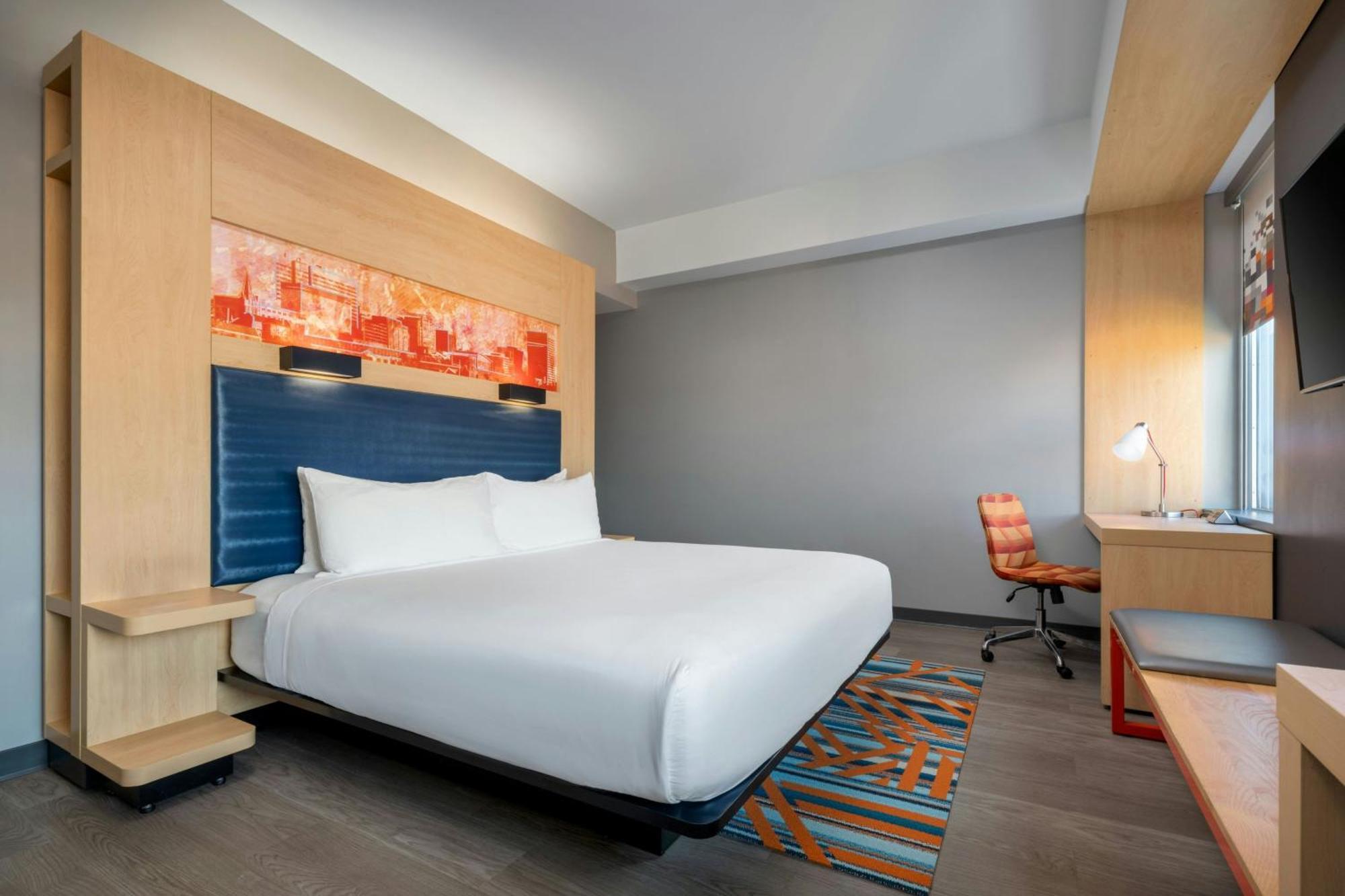 Aloft Downtown Hotel 3*