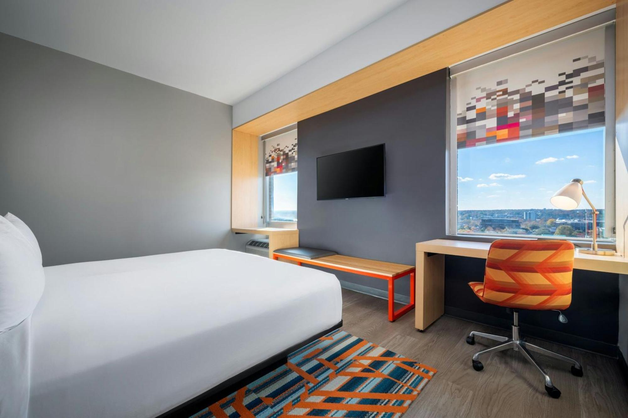 Aloft Downtown Hotel 3*