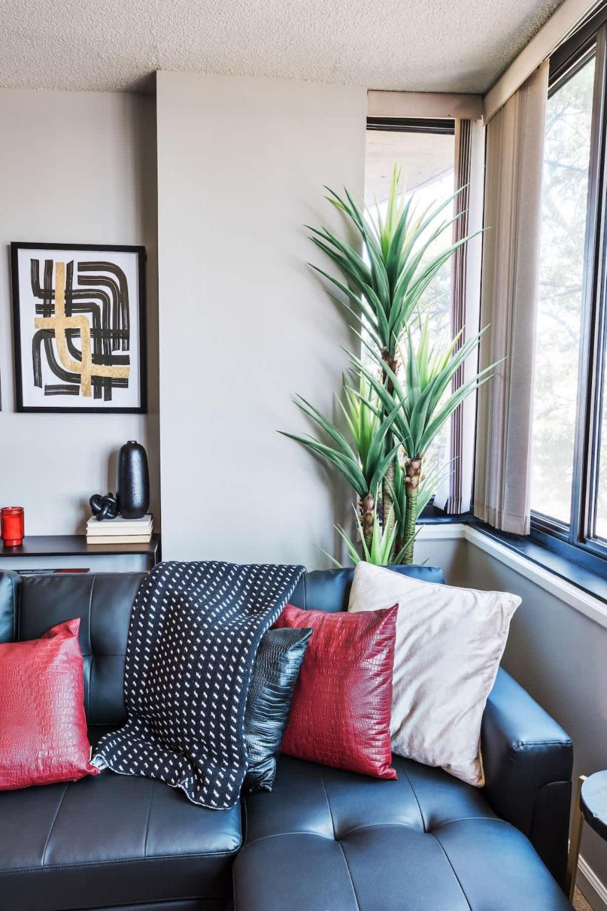 Modern Closest To The Of Sc Apartment *