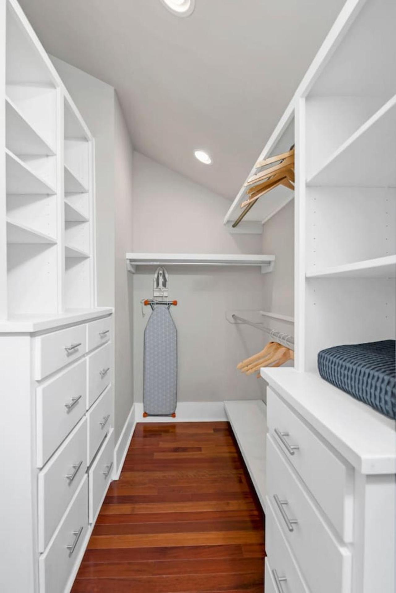 The Wren 2 Bedroom 2.5 Ba Renovated Holiday home
