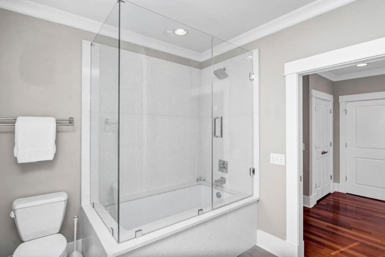 The Wren 2 Bedroom 2.5 Ba Renovated Holiday home Columbia
