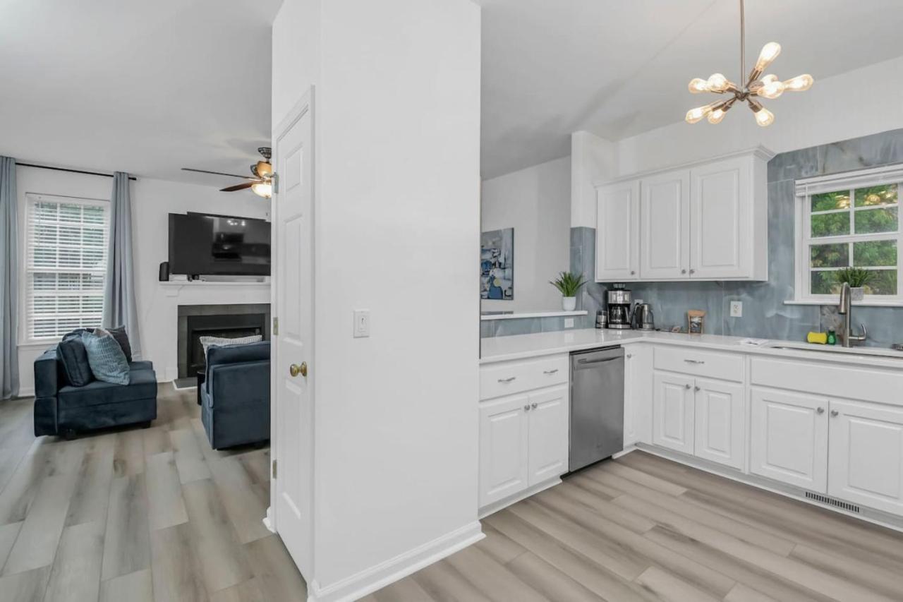 Charleston Charm - 4br, 3ba Columbia