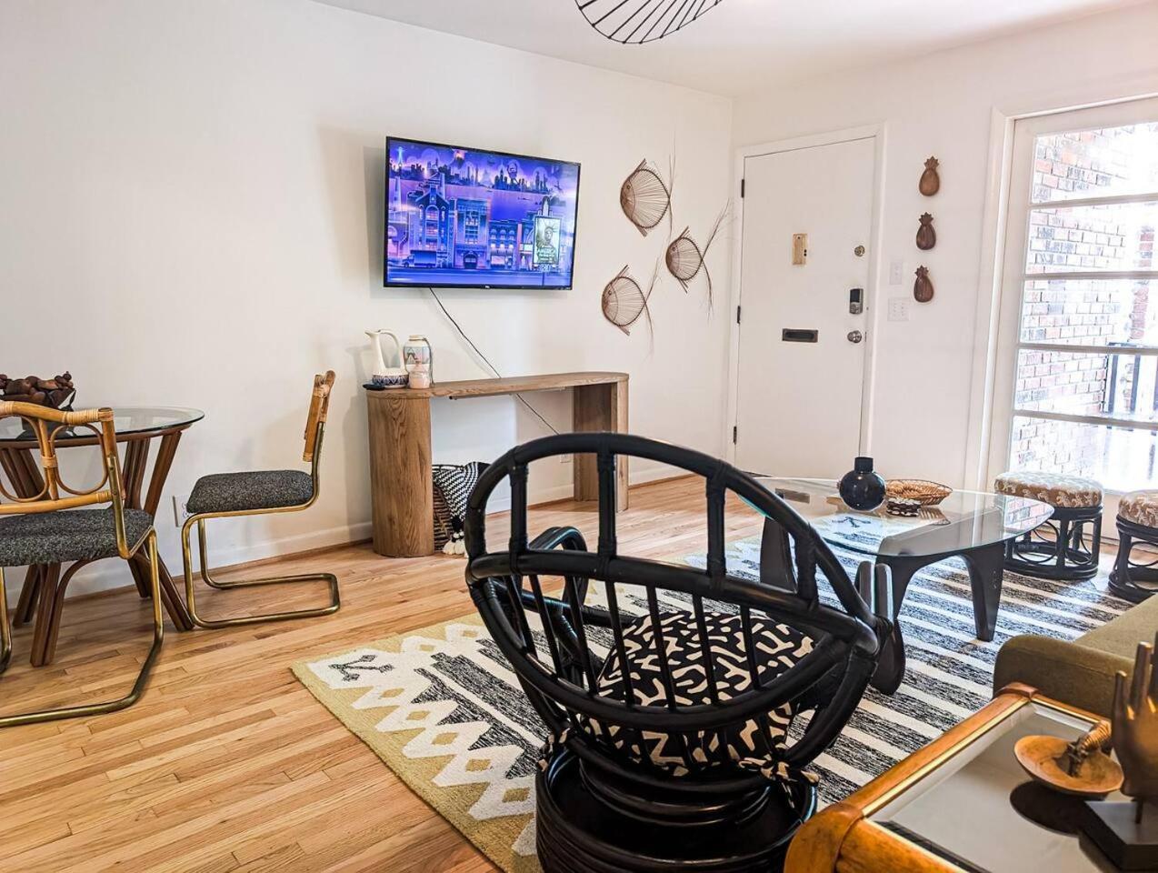 The Tiki 2br 2ba Columbia