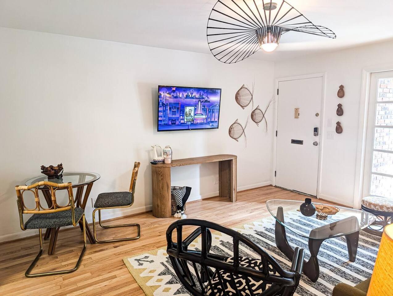 The Tiki 2br 2ba Apartment