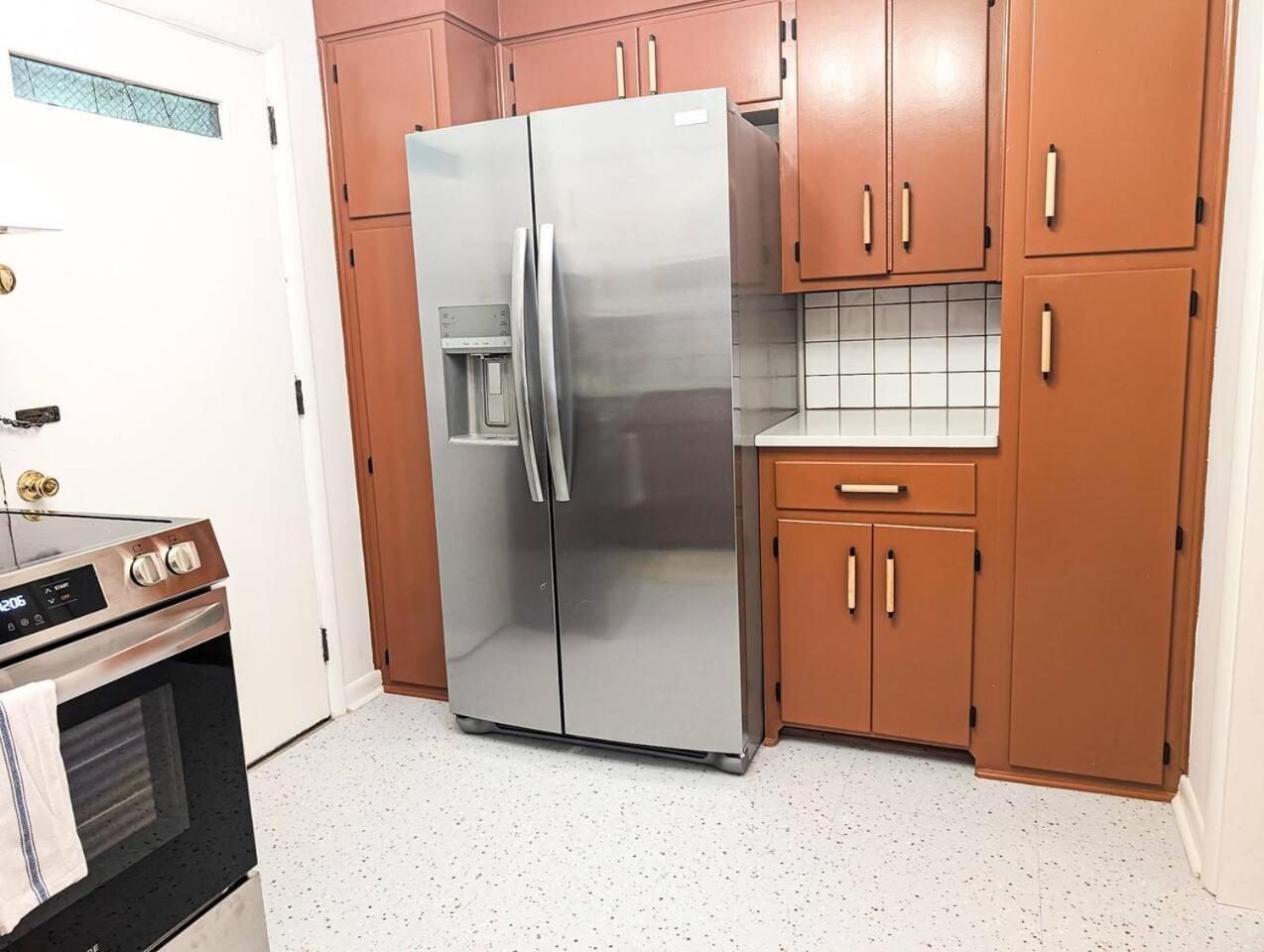 The Tiki 2br 2ba Apartment Columbia