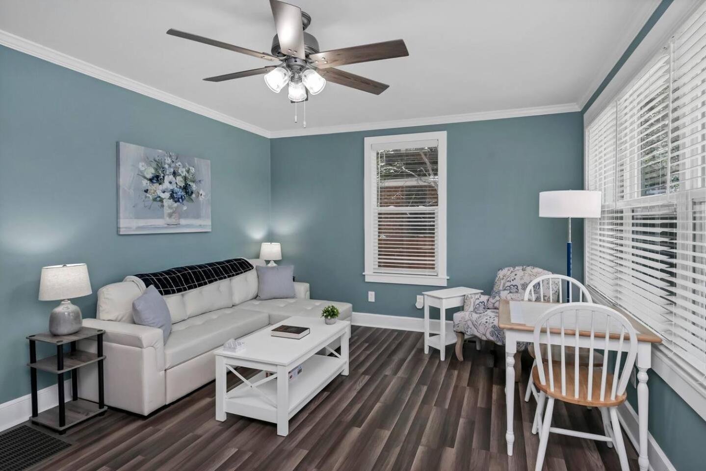 Apartment Hollywood Hideaway - 1br 1ba *