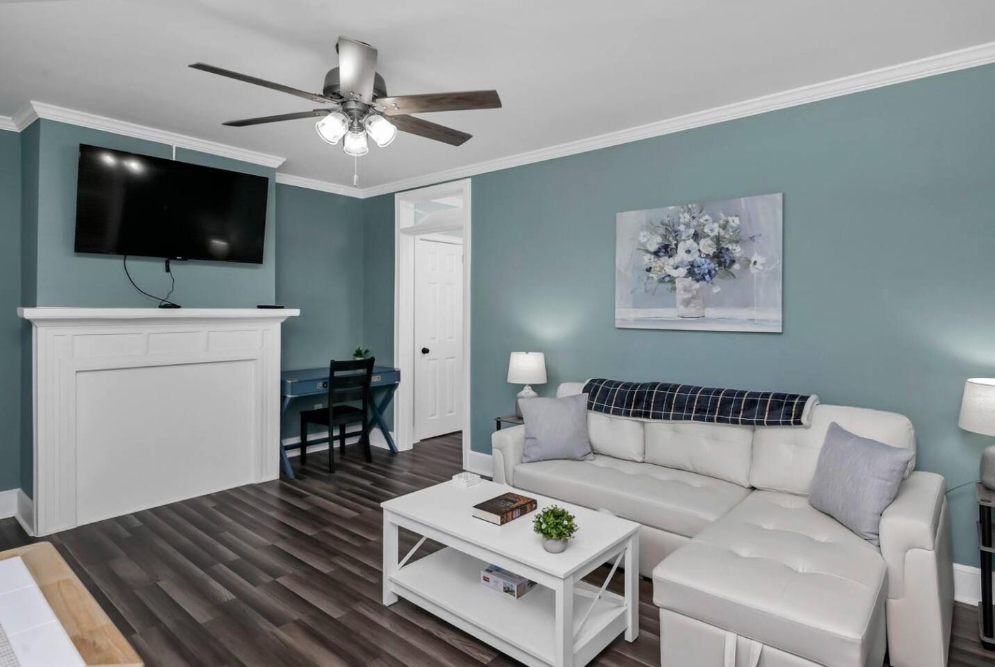 Hollywood Hideaway - 1br 1ba Apartment Columbia