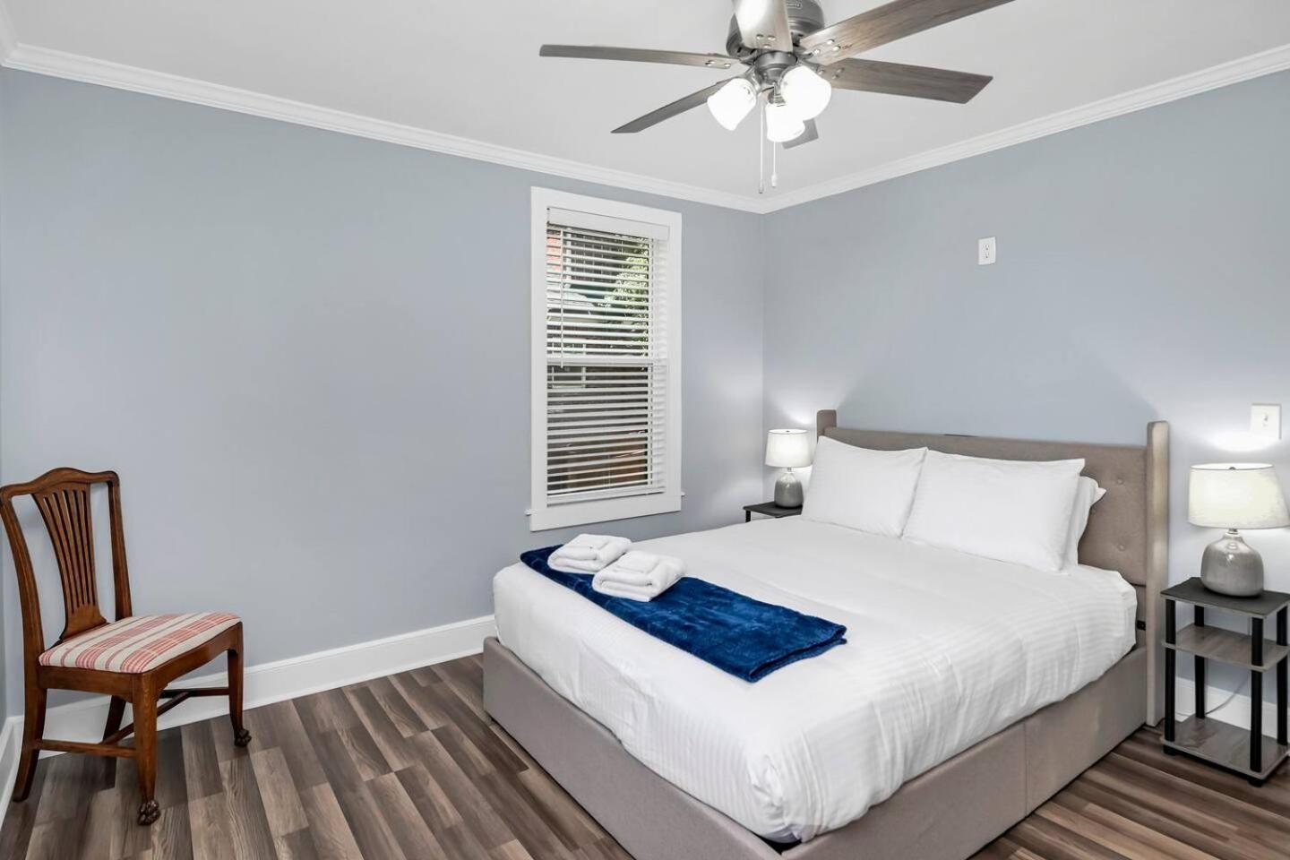 Apartment Hollywood Hideaway - 1br 1ba Columbia