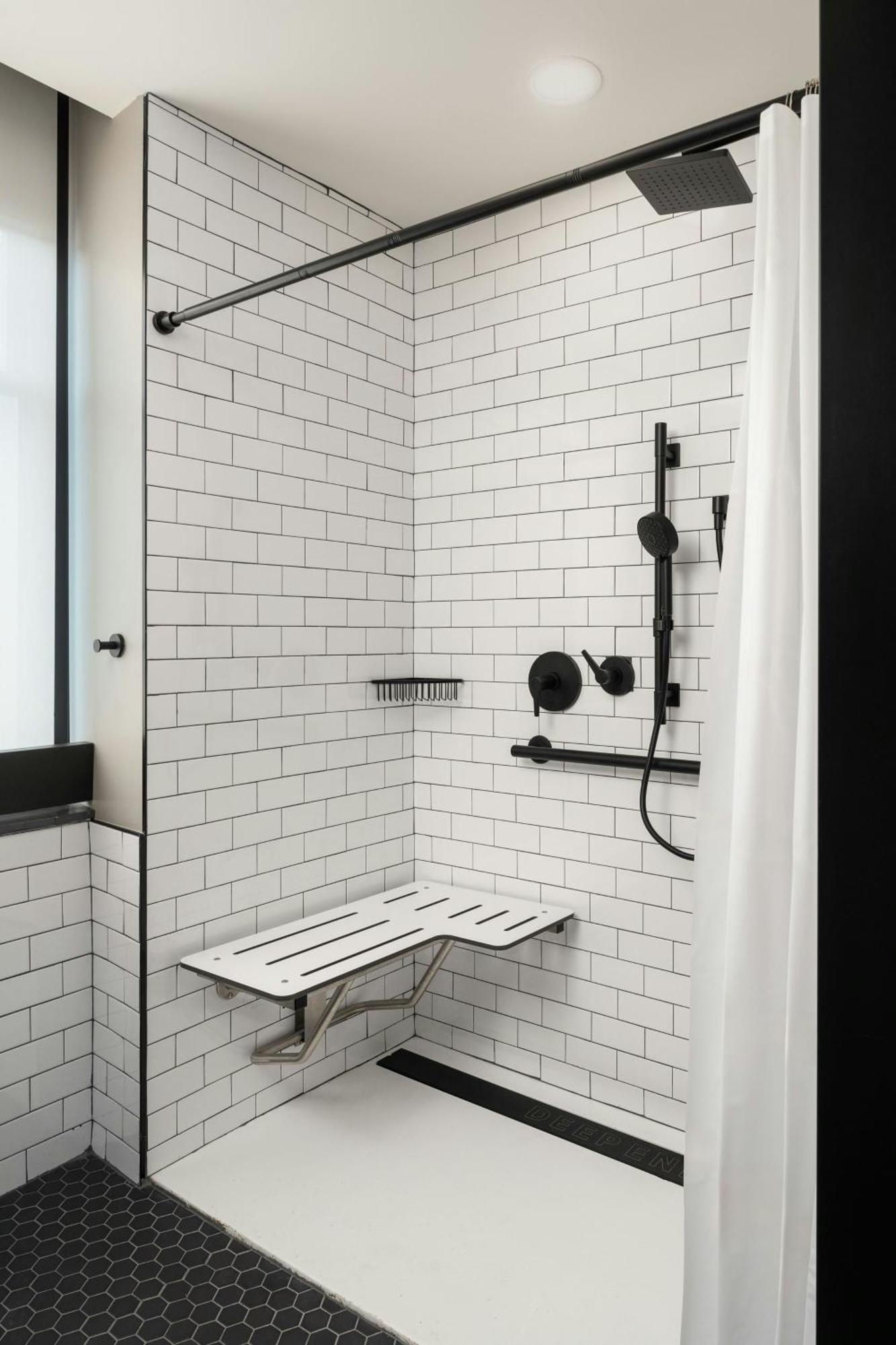 Moxy Downtown Hotel Columbia