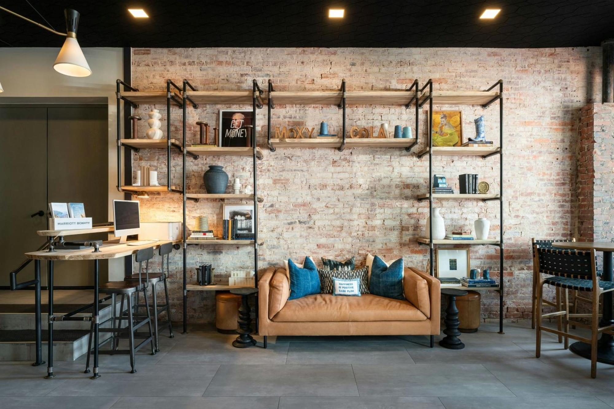 Moxy Downtown *