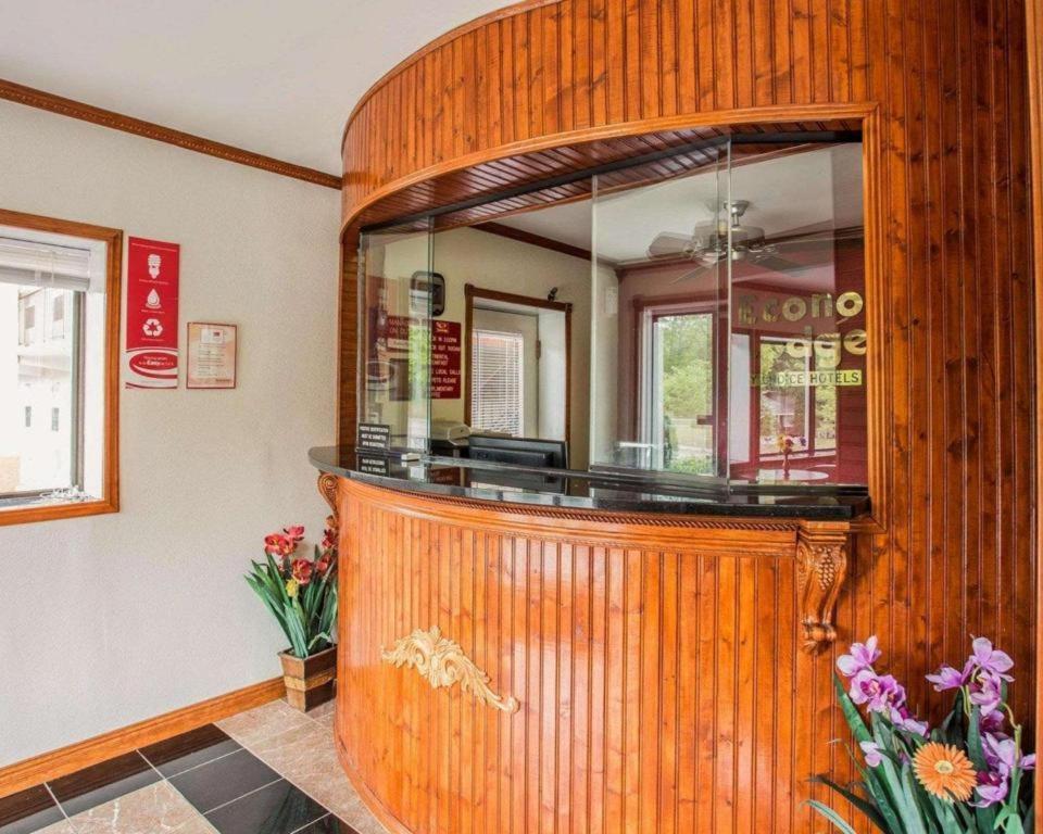 Econo Jackson Hotel