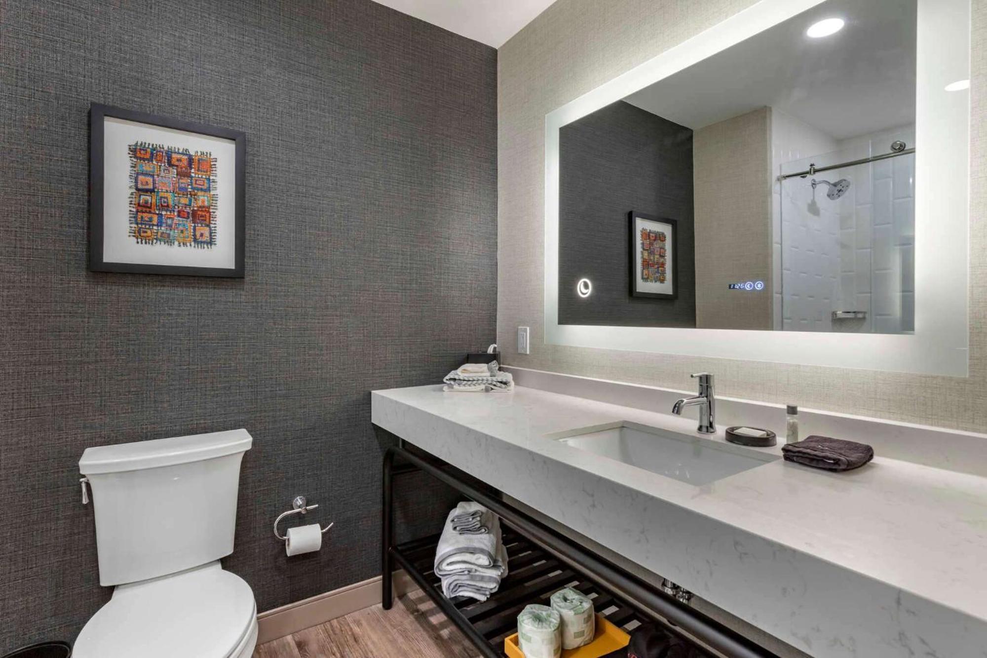 Cambria Downtown The Vista