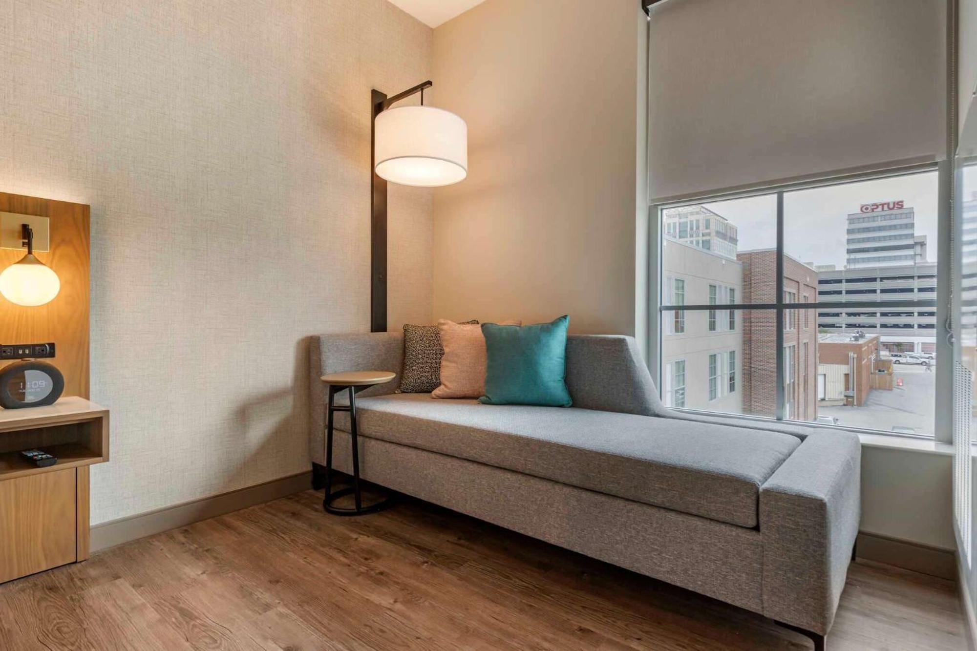 Cambria Downtown The Vista 3*
