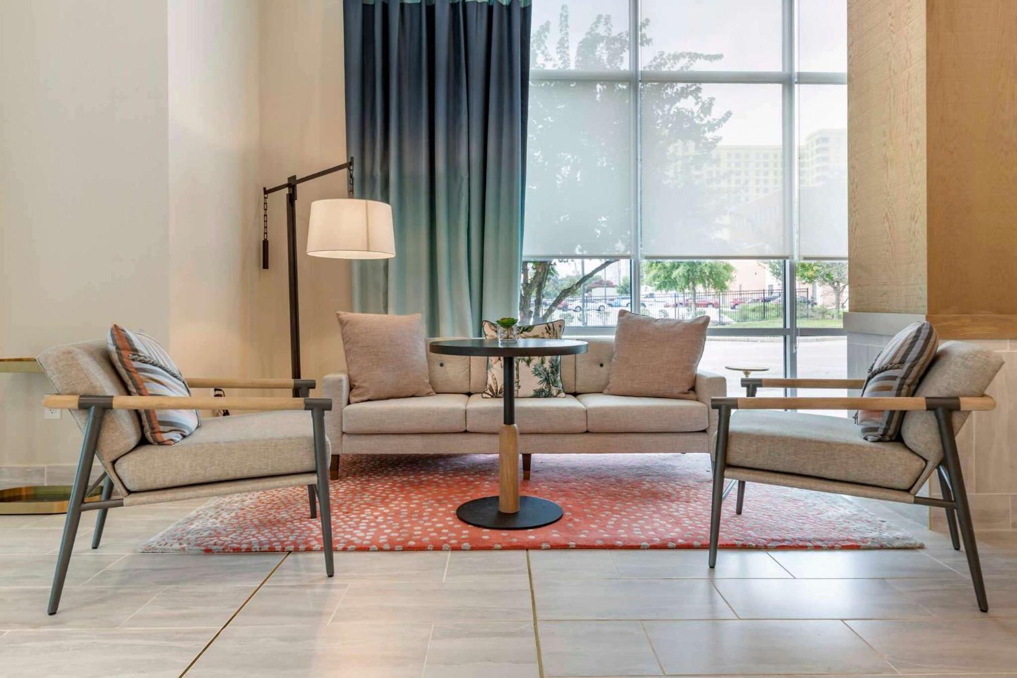 Cambria Downtown The Vista Hotel Columbia
