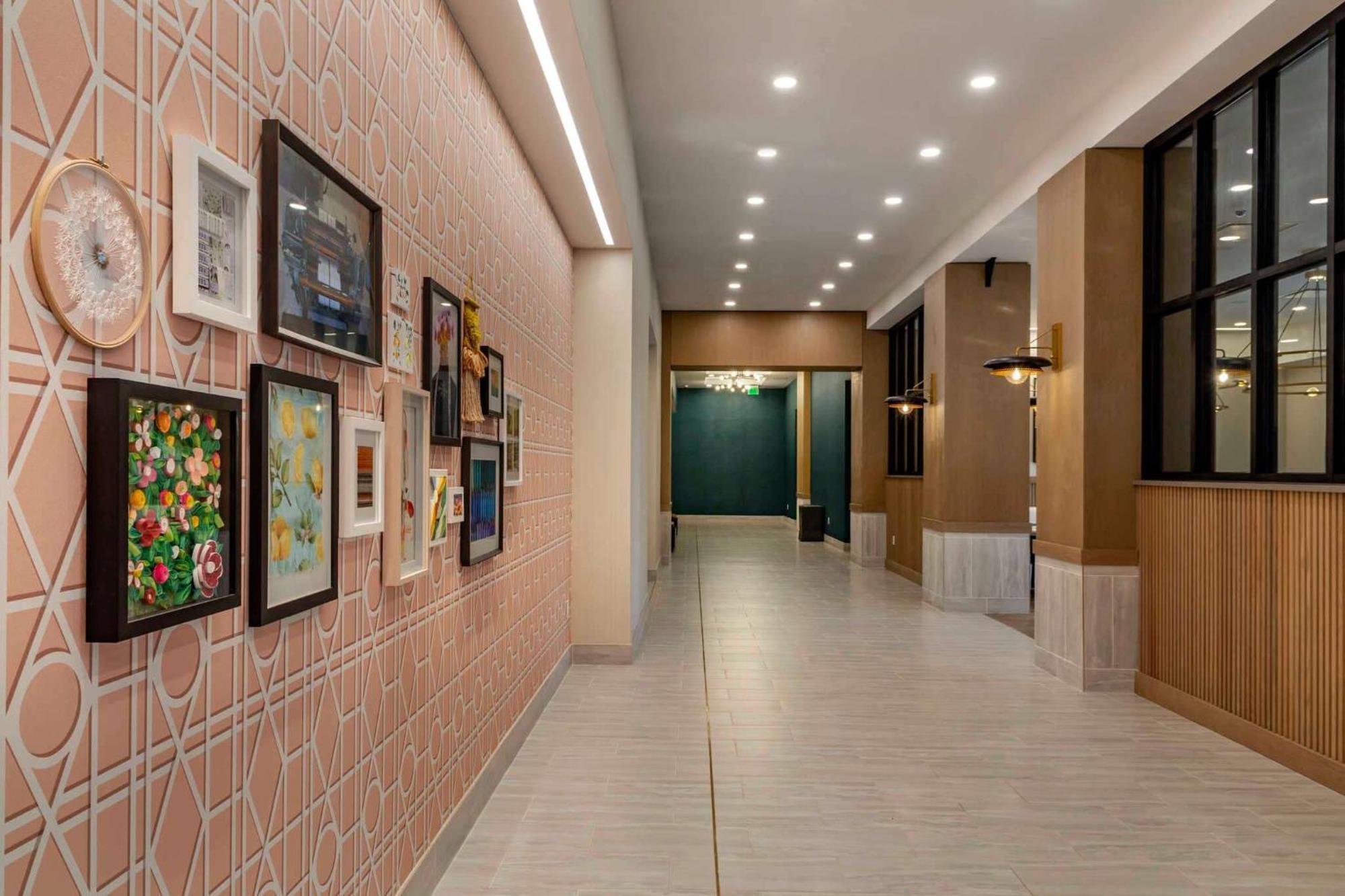 Cambria Downtown The Vista 3*
