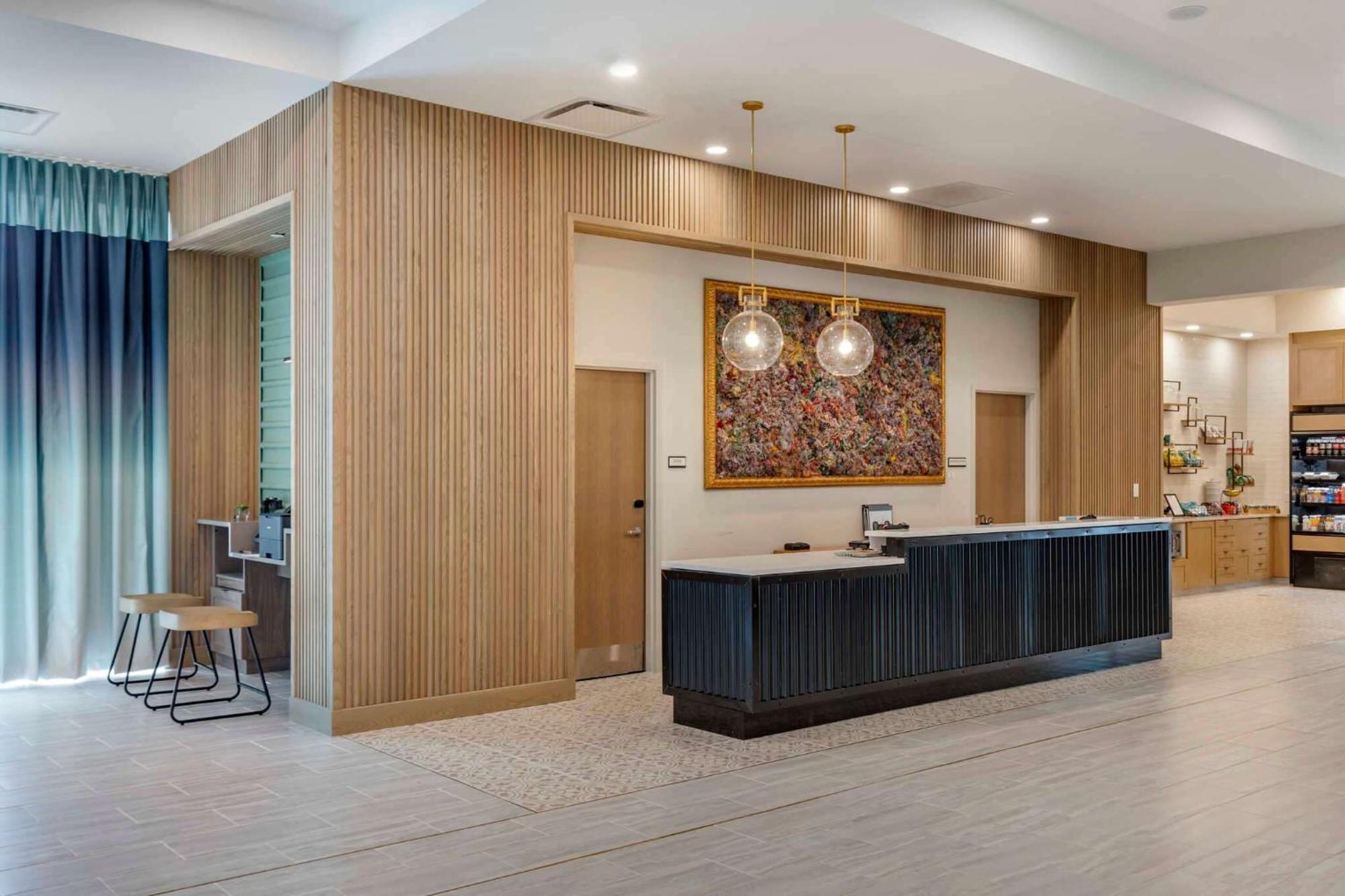 Hotel Cambria Downtown The Vista