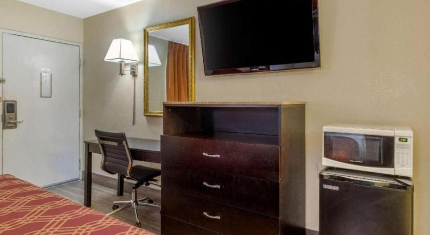 Econo Jackson Hotel 2*