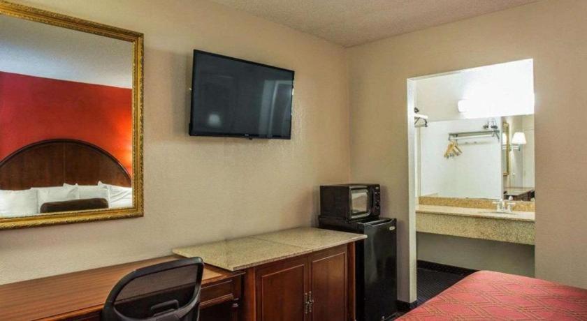 Hotel Econo Jackson Columbia