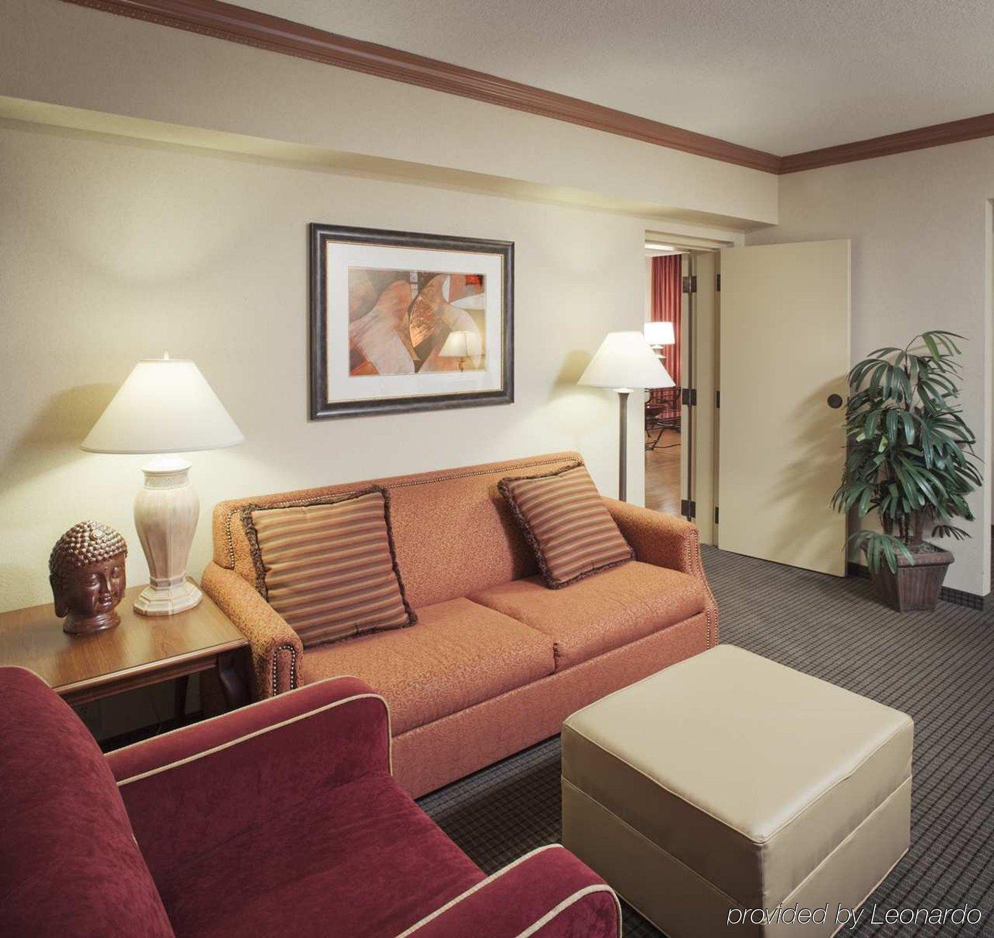 Hotel Embassy By Hilton Greystone 4*