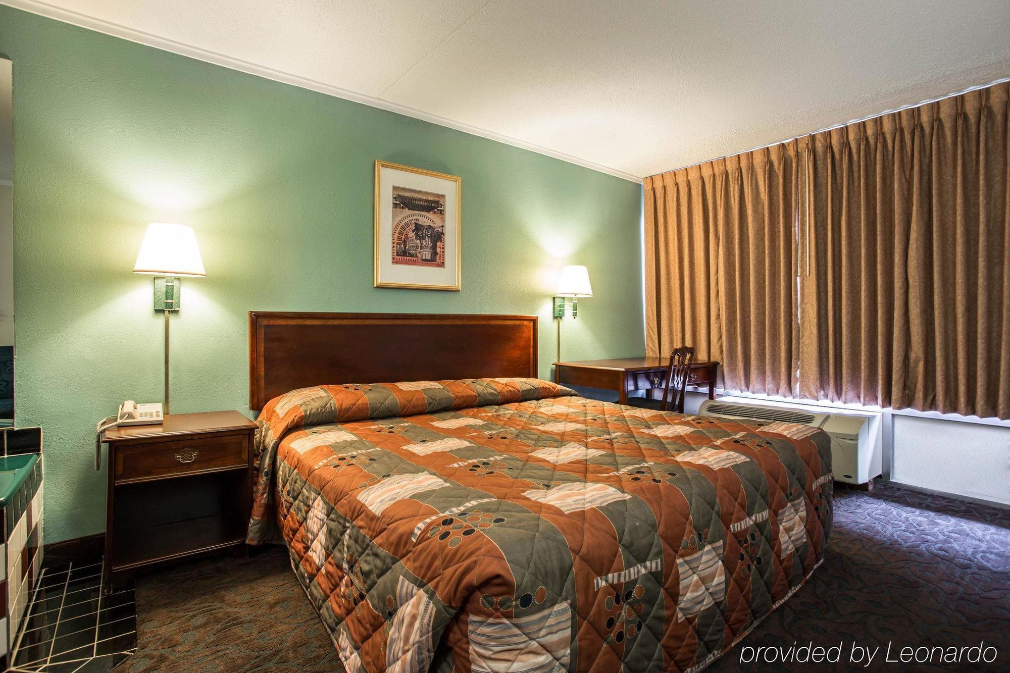 Hotel Rodeway & Conference Center