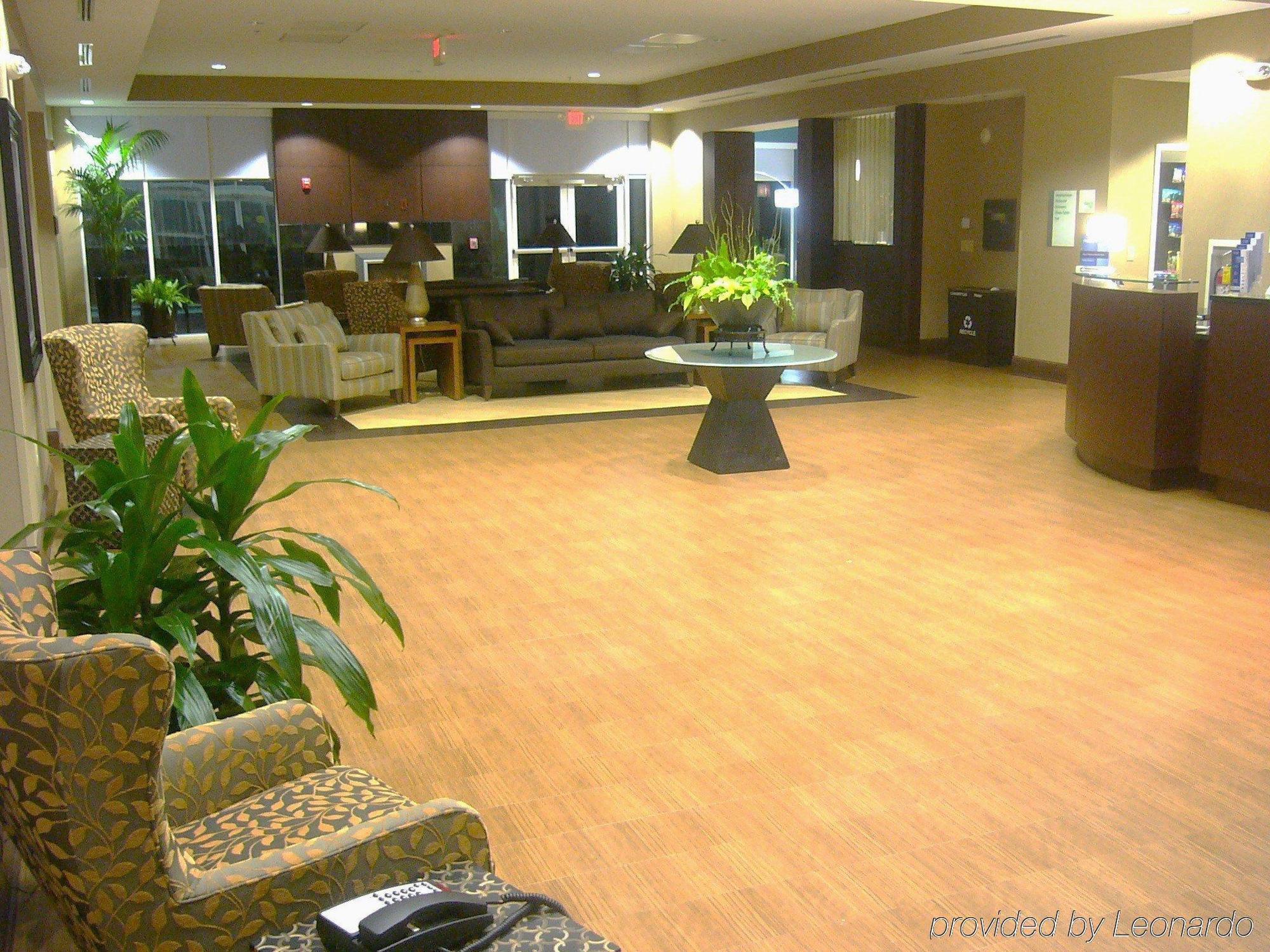 Hilton Garden Airport, Sc 3*