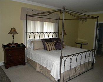 The 1425 Columbia