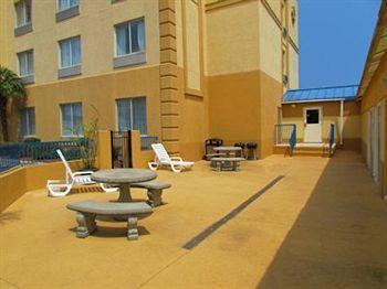Hotel Comfort & Ftjackson Maingate