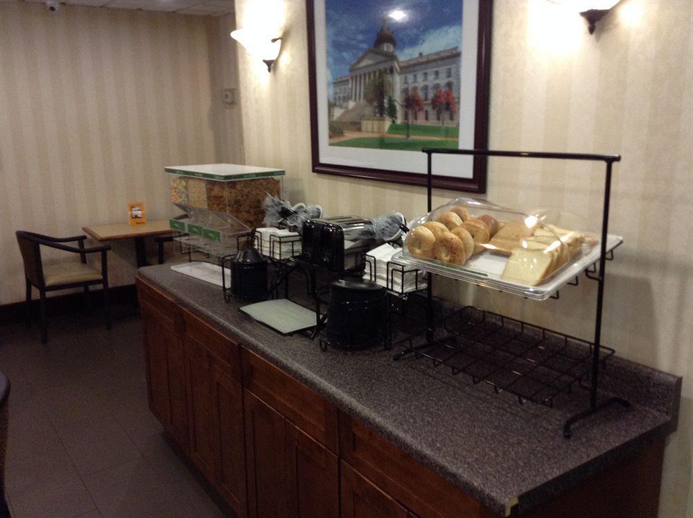 Hotel Comfort & Ftjackson Maingate 3*