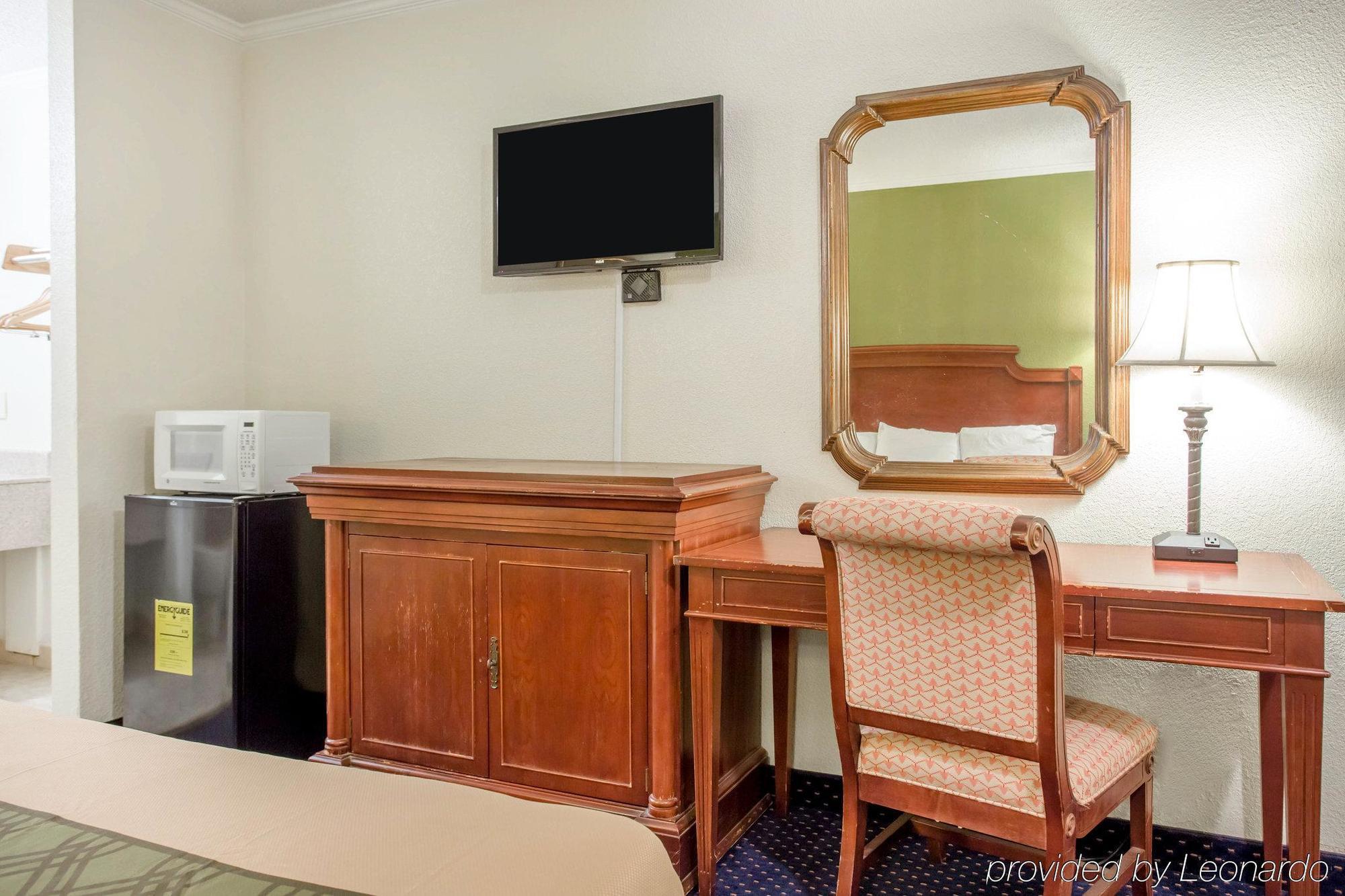 Hotel Rodeway & Jackson Columbia