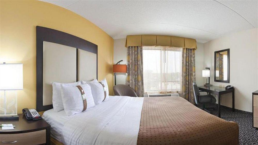 Hilton Garden Airport, Sc 3*