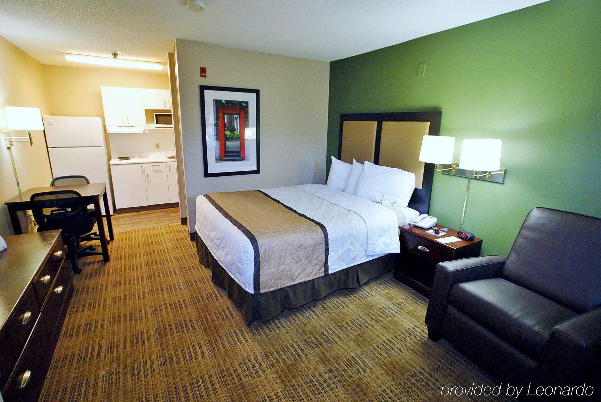 Extended America - - West - Interstate 126 Hotel Columbia