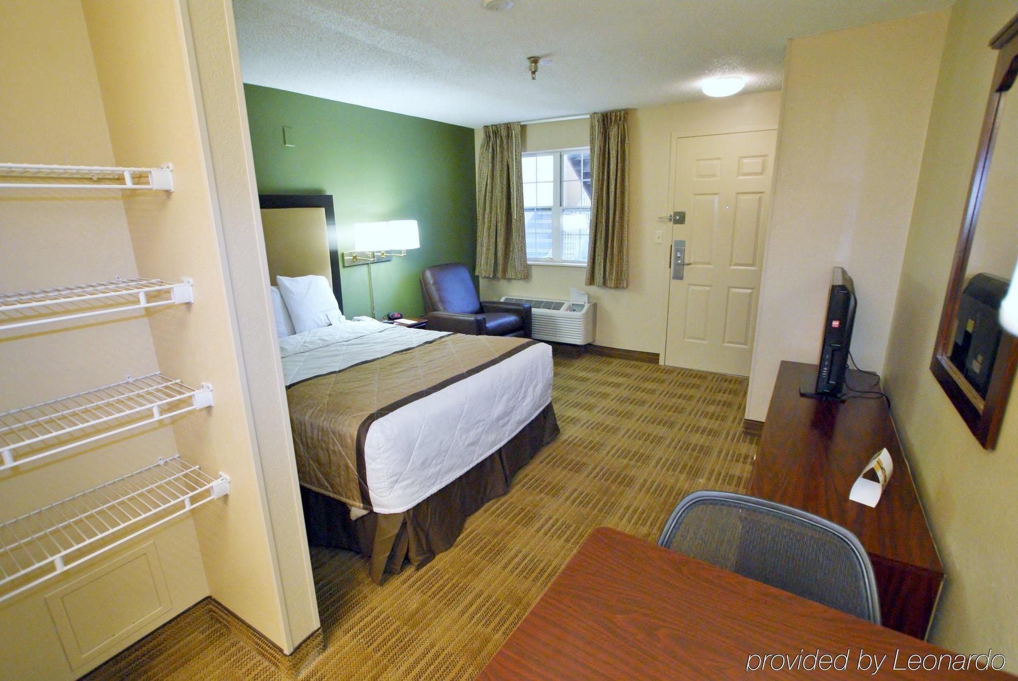 Extended America - - West - Interstate 126 Hotel 2*