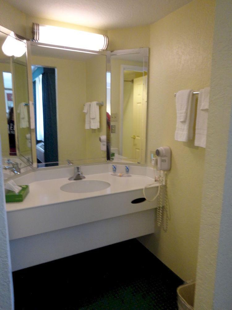 Oyo Sc I-20/i-26 Hotel