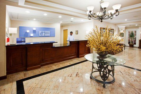 Hotel Express & Columbia-i-26 @ Harbison Blvd By Ihg Columbia