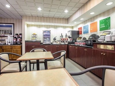 Hotel Comfort & Ftjackson Maingate 3*