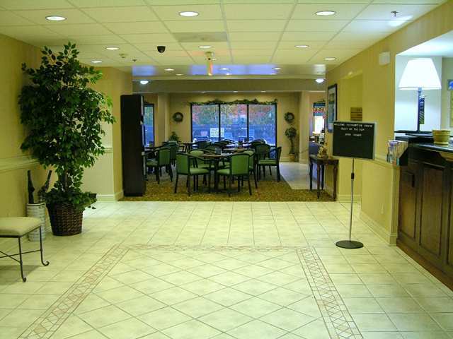 Hampton Northeast-fort Jackson Area Hotel 3*