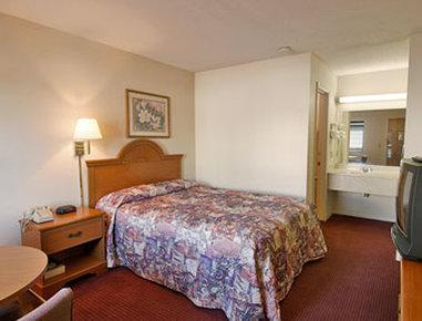 Super 8 By Wyndham Columbia/ft. Jackson Sc Motel