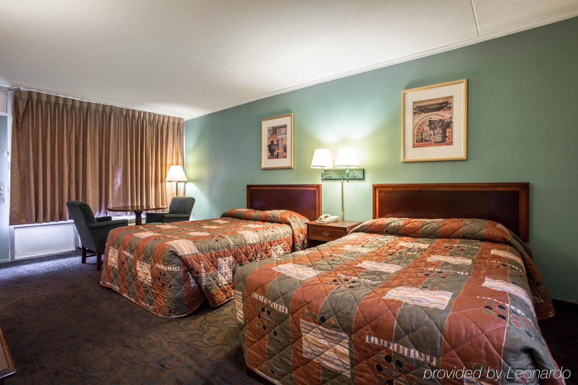 Rodeway & Conference Center Hotel