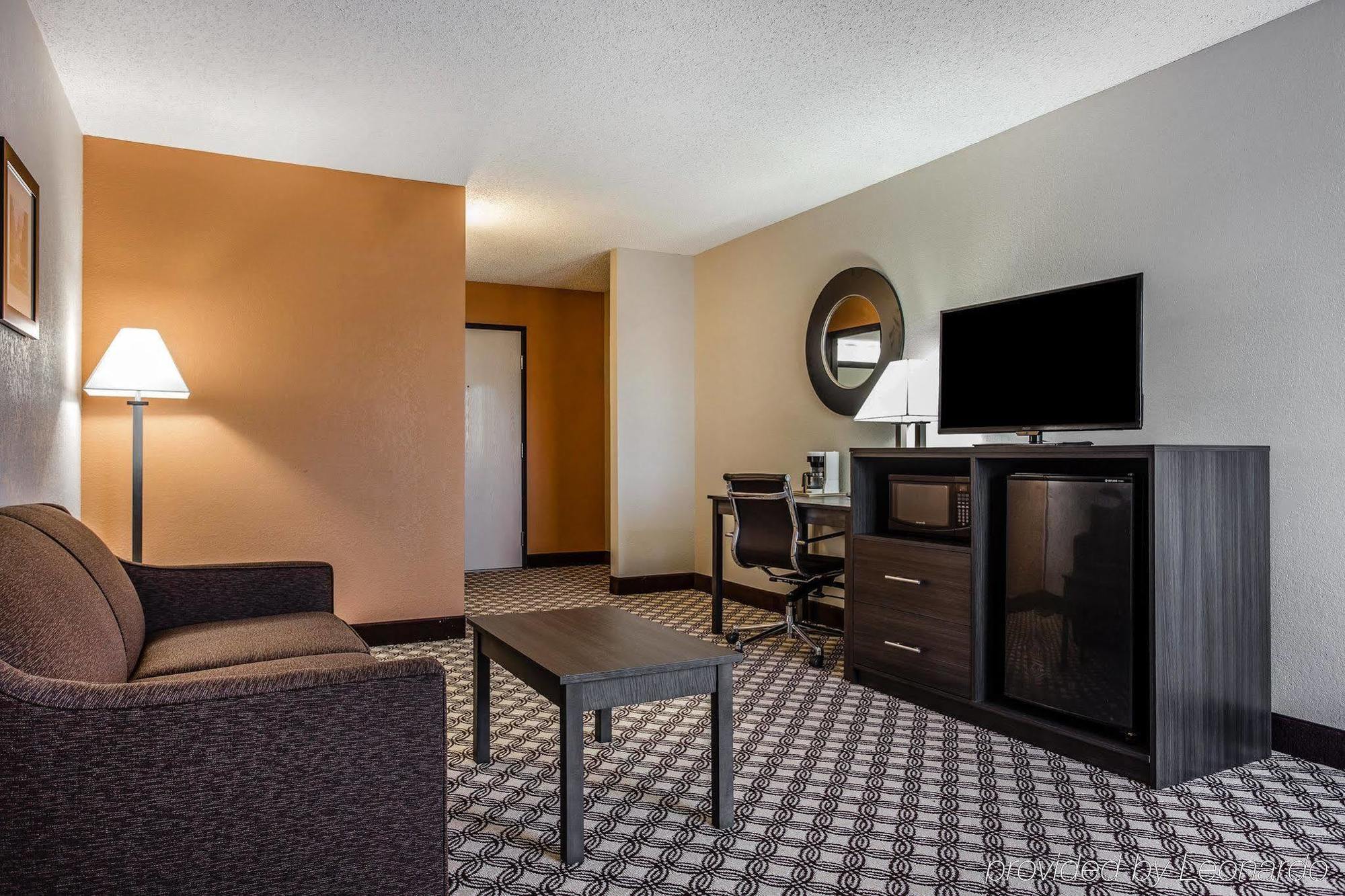 Hotel Suburban Northwest
