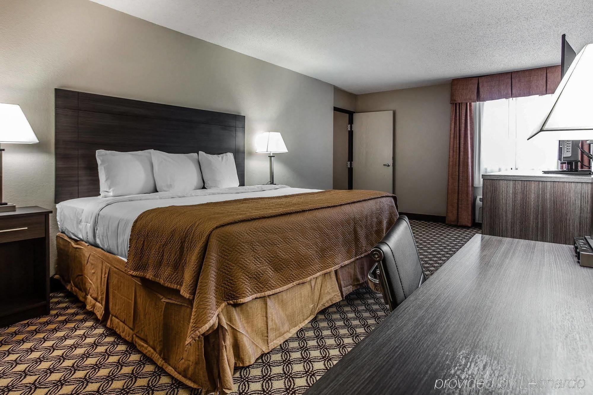 Suburban Northwest Hotel