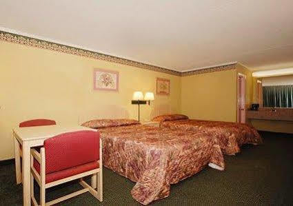 Rodeway & Conference Center Columbia
