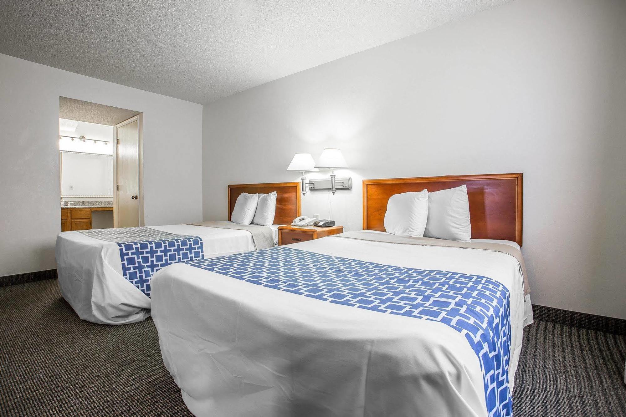 Cloverleaf - Columbia, Sc Hotel 2*