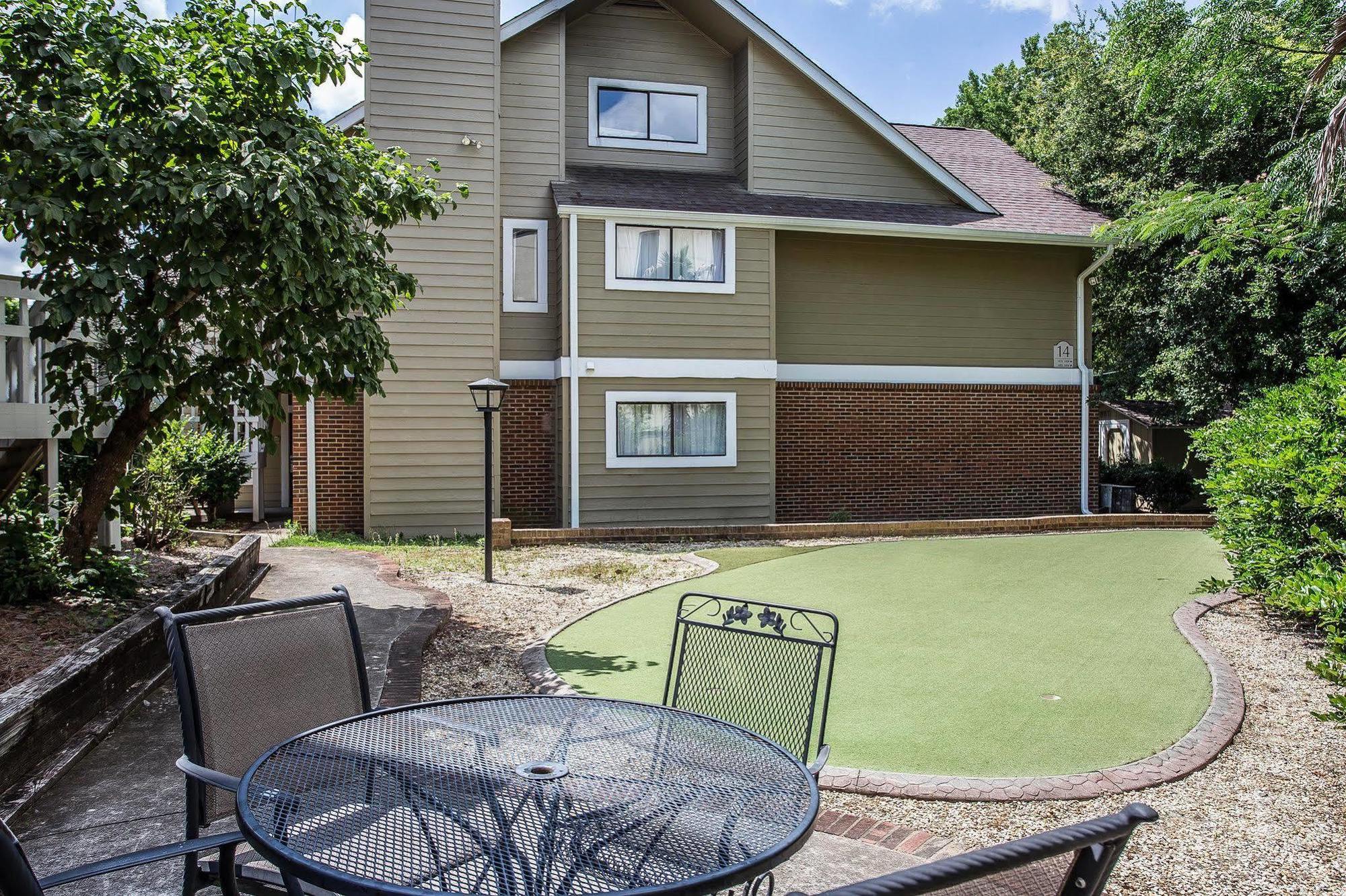 Cloverleaf - Columbia, Sc Hotel 2*