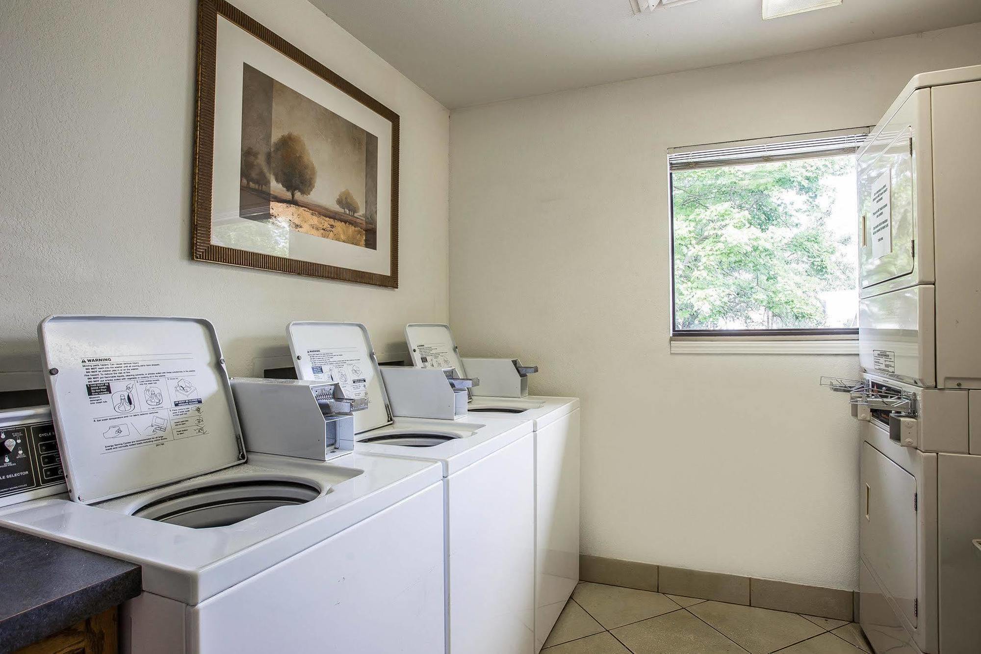 Cloverleaf - Columbia, Sc Hotel 2*