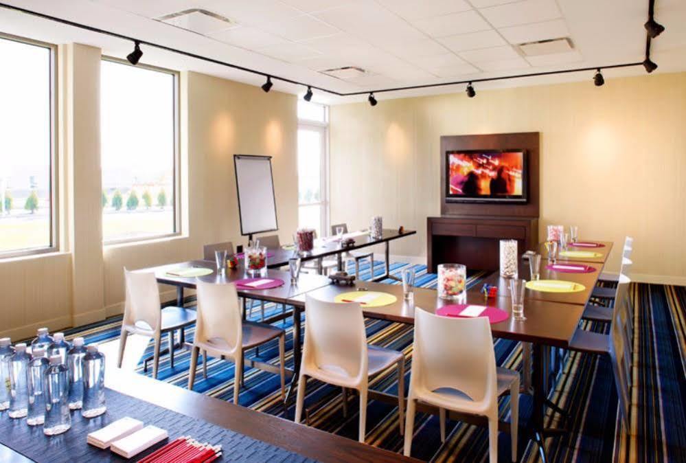 Aloft Downtown Hotel 3*