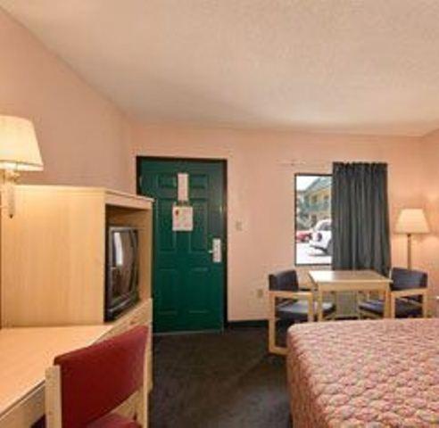 Super 8 By Wyndham Motel 2*