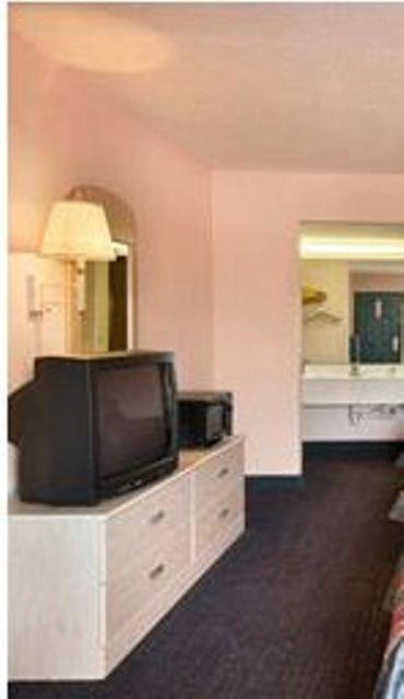 Motel Super 8 By Wyndham Columbia