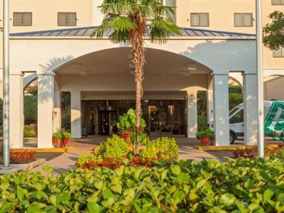 Hotel Embassy By Hilton Greystone Columbia