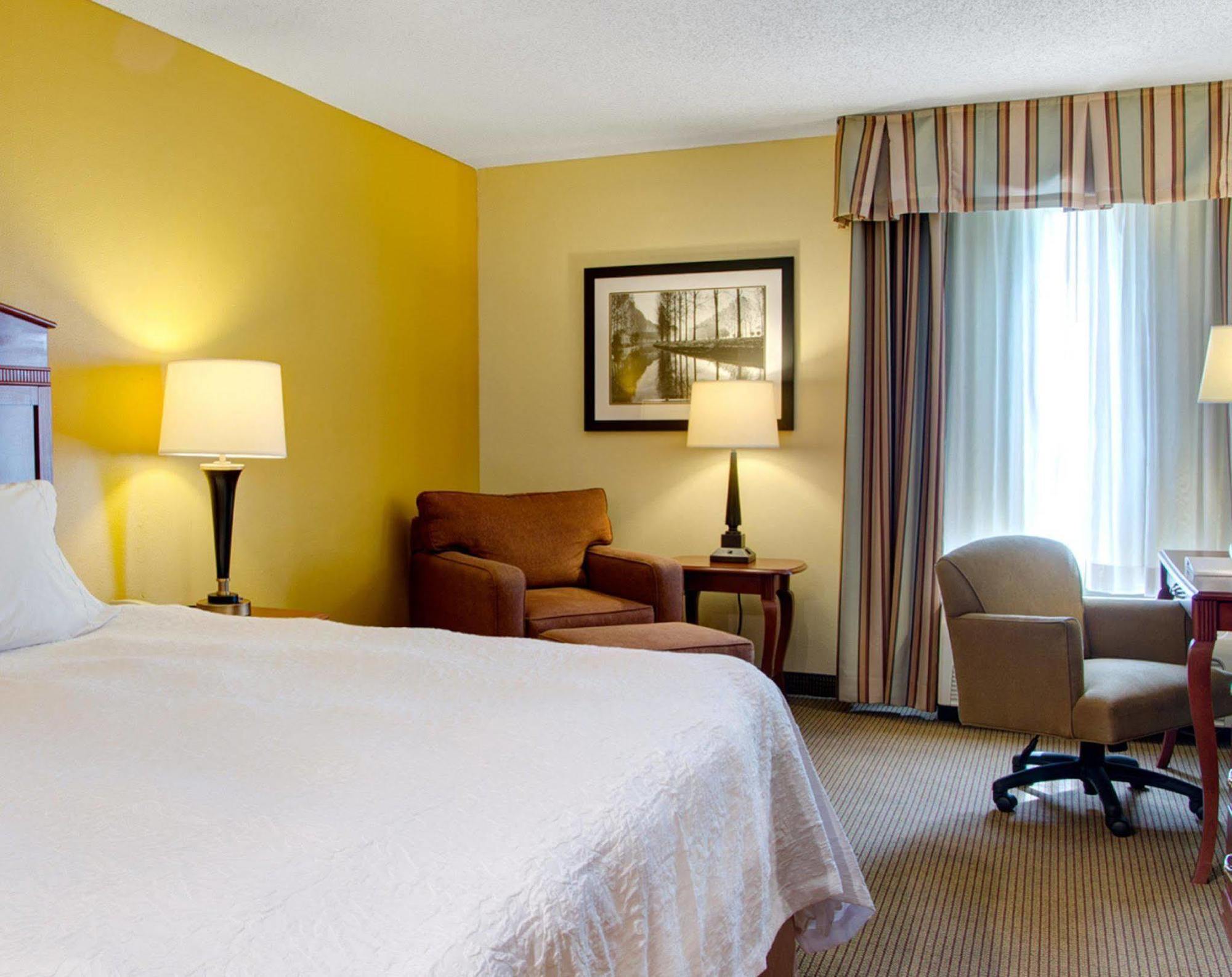 Hampton Northeast-fort Jackson Area Hotel 3*